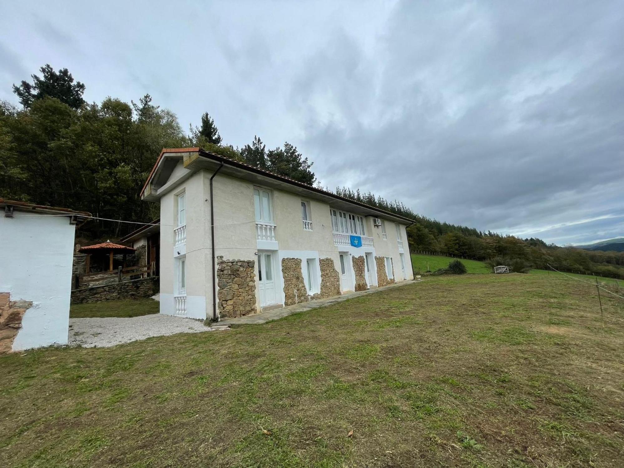 Hotel El Nuevo Semellon Aceptamos Mascotas Tineo Exteriör bild